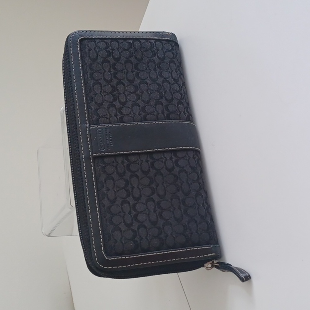 COACH Black Vintage Jacquard Signature C Zip Around Accordian Wallet